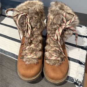 Universal Thread Tan Faux Fur Winter Boots